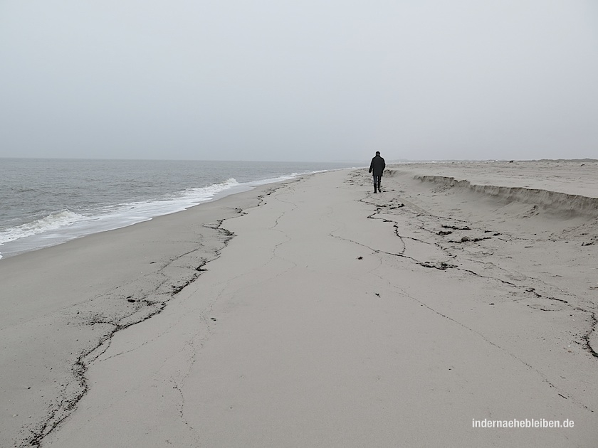 allein am Strand