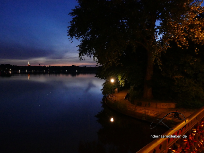 Alster nachts